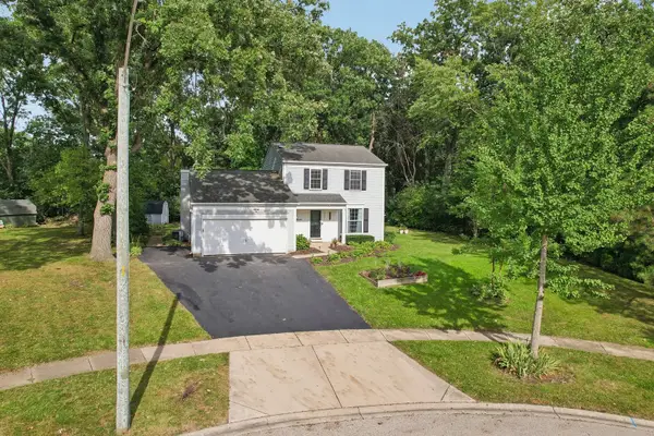 1201 Yosemite Parkway, Algonquin, IL 60102