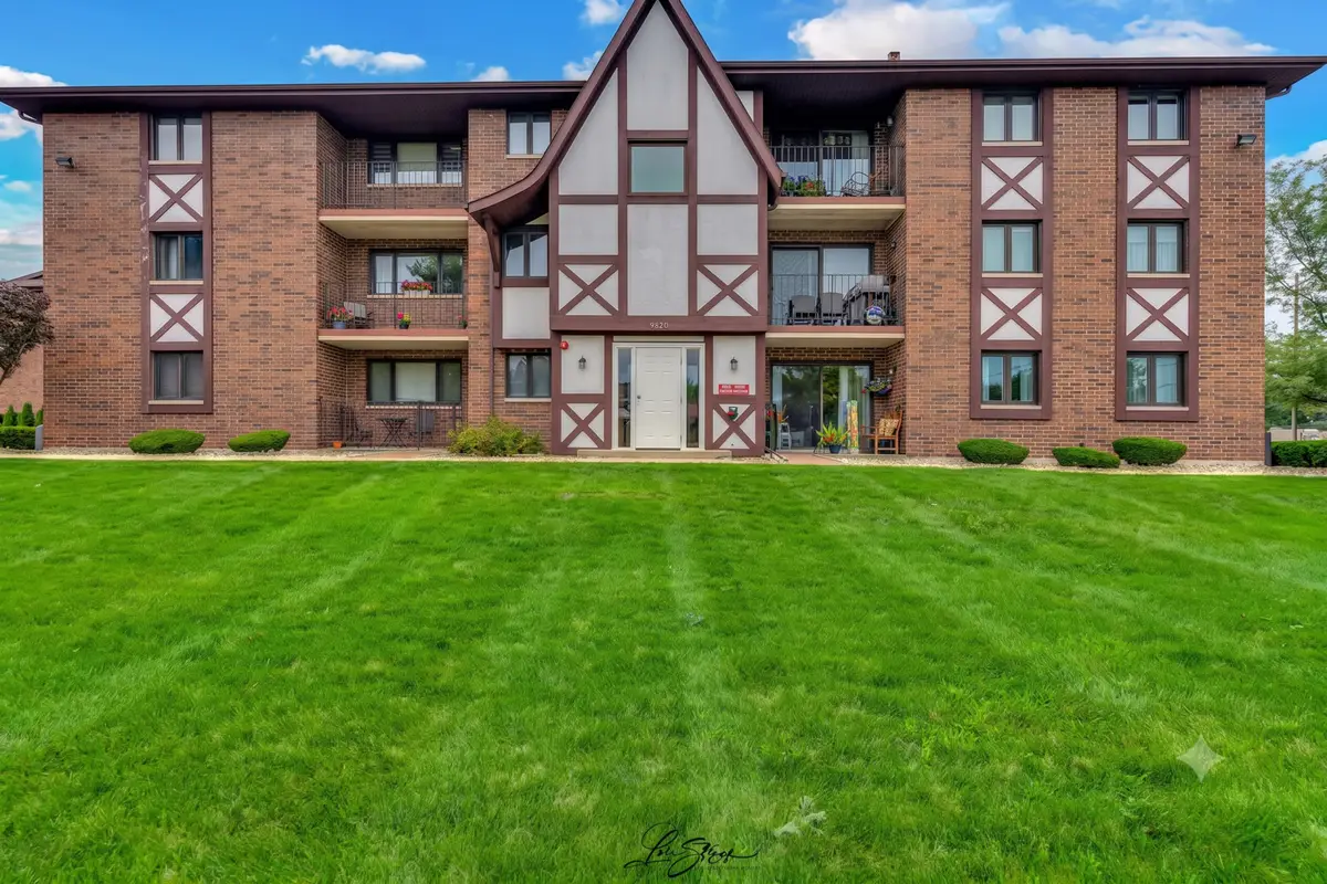 10521 S Roberts Road #1B, Palos Hills, IL 60465 - #1