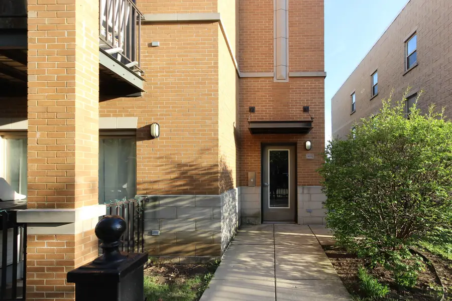 1153 W Washburne Avenue #301, Chicago, IL 60608 - #2