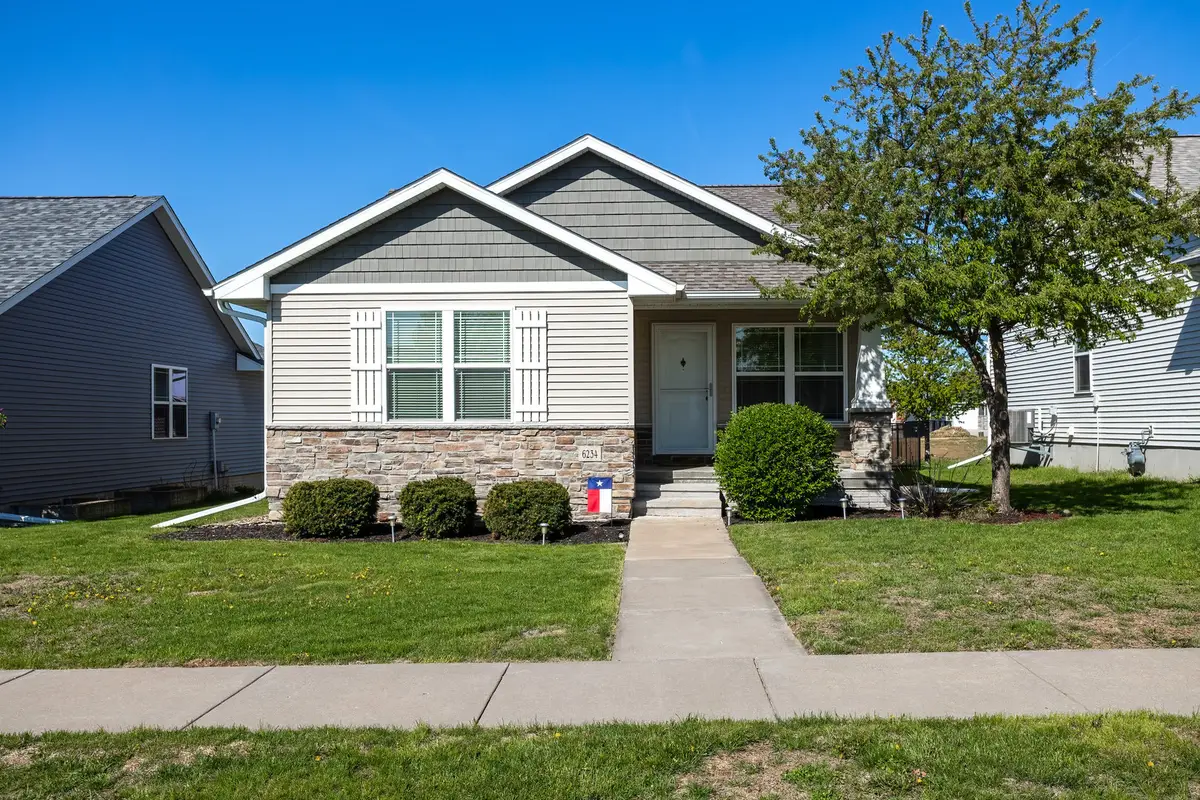 6234 Mississippi Avenue, Davenport, IA 52807 - #1