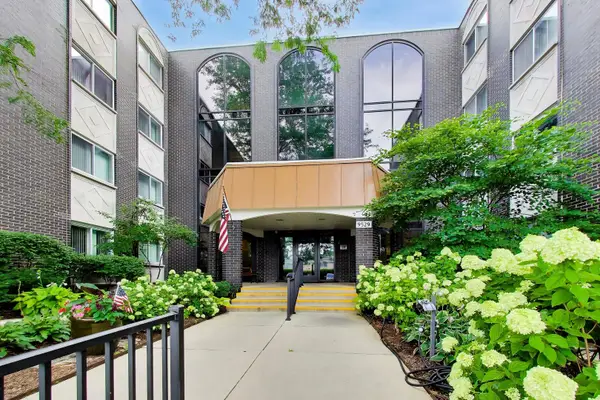 9529 Bronx Place #213, Skokie, IL 60077