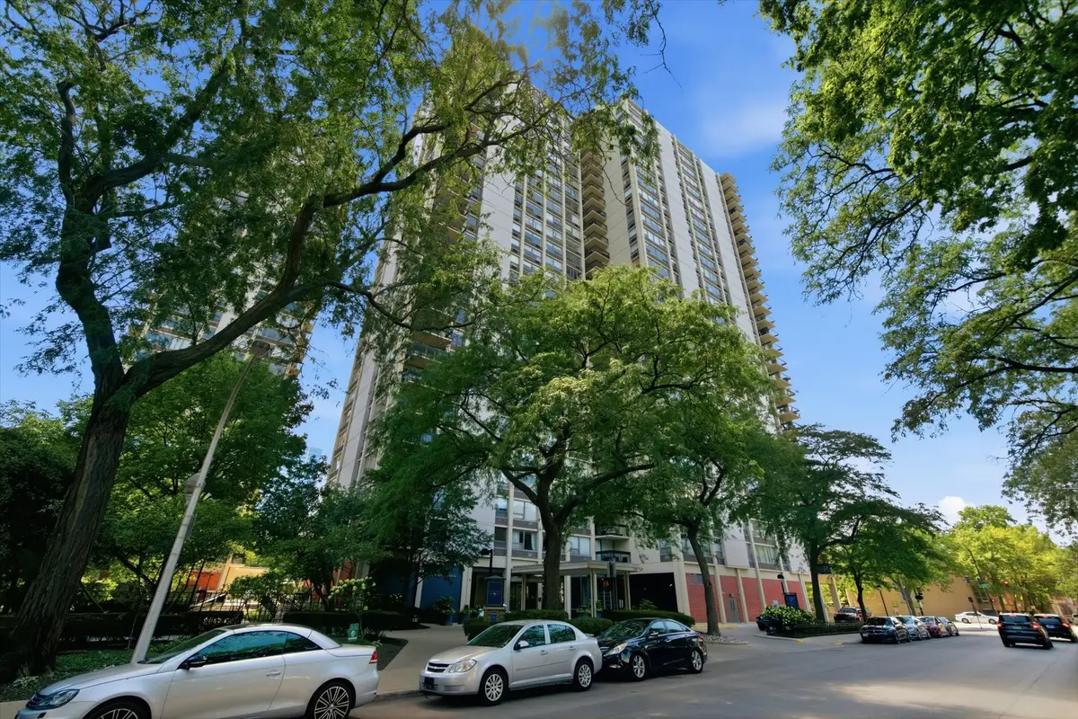 1360 N Sandburg Terrace #2104C, Chicago, IL 60610 - #1
