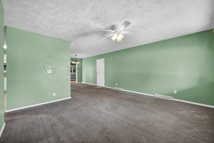 221 Ivanhoe Way, Bloomington, IL 61701 - #3
