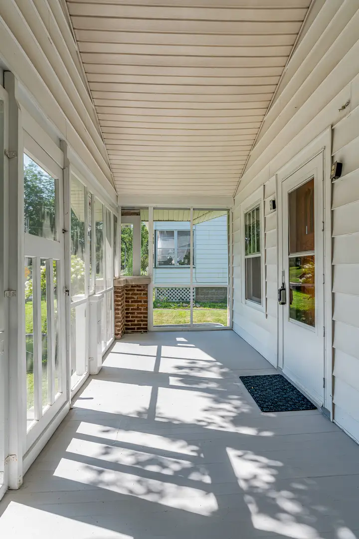 2422 Western Avenue, Davenport, IA 52803 - #2