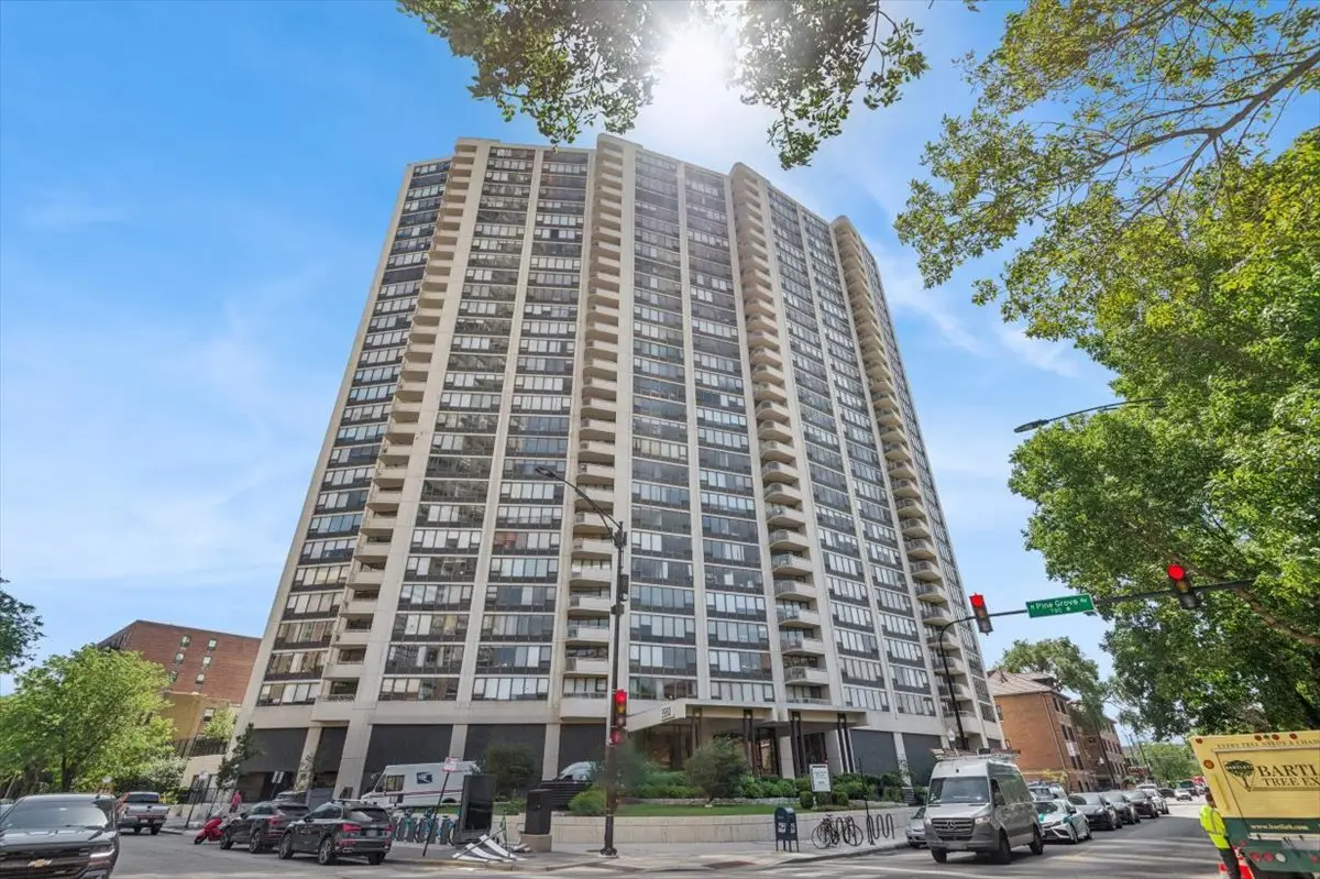 3930 N Pine Grove Avenue #2304, Chicago, IL 60613 - #1