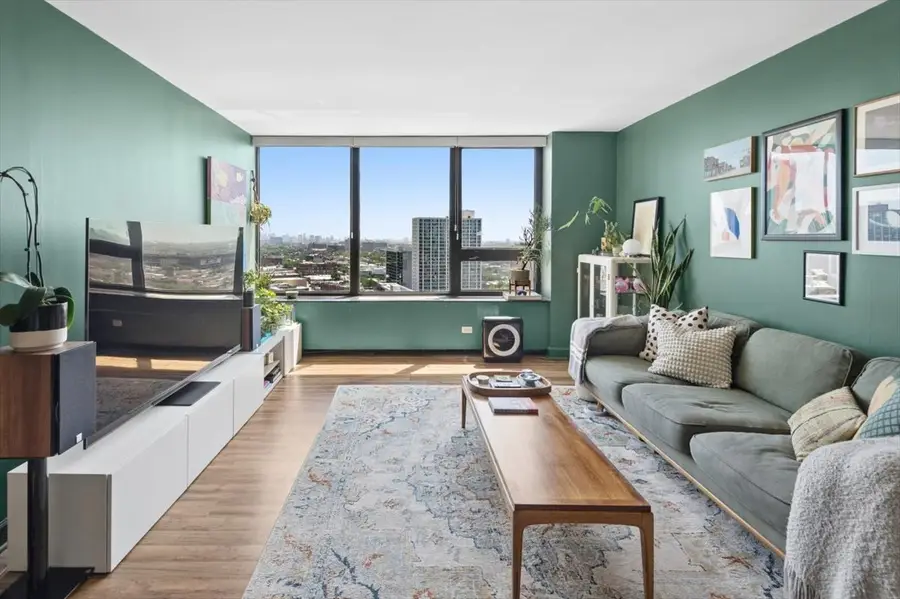 3930 N Pine Grove Avenue #2304, Chicago, IL 60613 - #3
