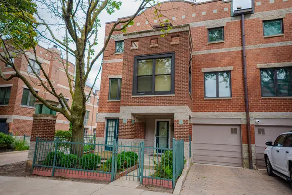 2723 N Bosworth Avenue, Chicago, IL 60614