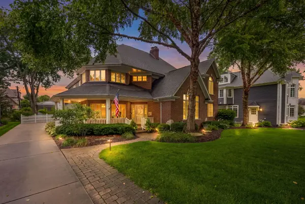 70 S Parkway Drive, Naperville, IL 60540
