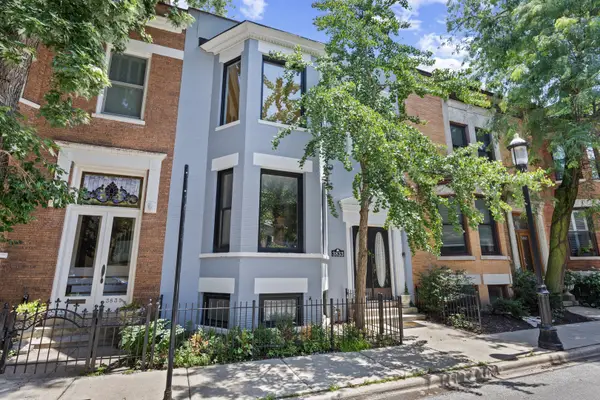 3833 N Alta Vista Terrace, Chicago, IL 60613