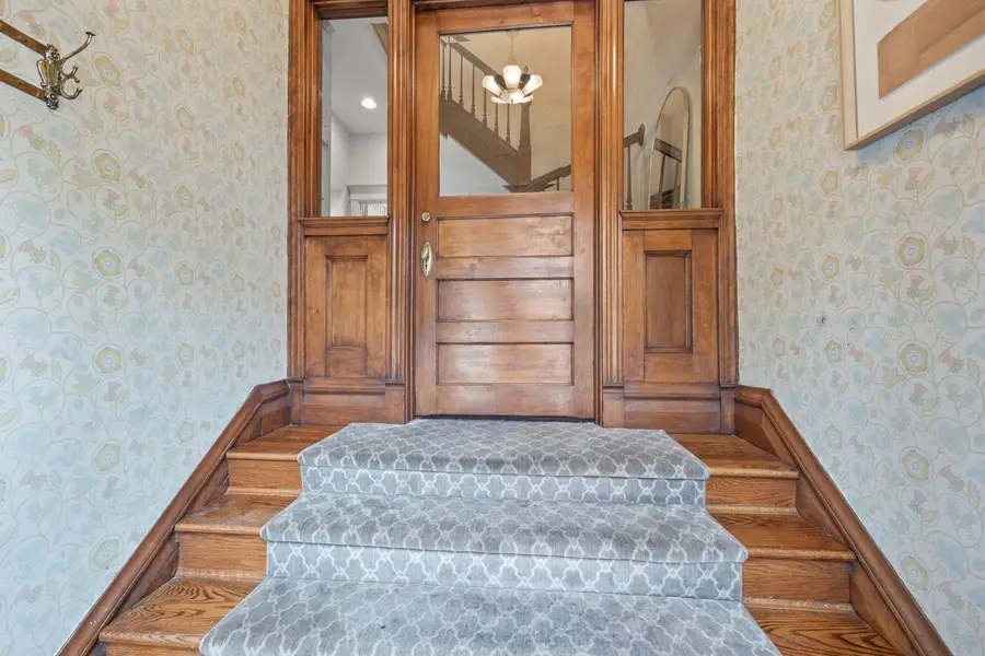 3833 N Alta Vista Terrace, Chicago, IL 60613 - #2