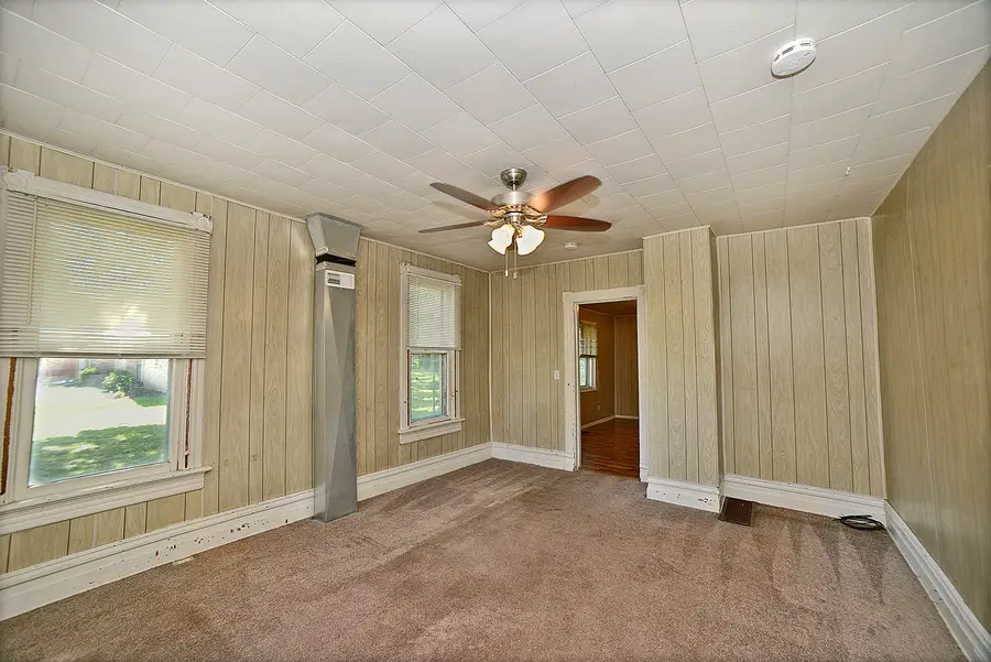 903 Illinois Avenue, Ottawa, IL 61350 - #2