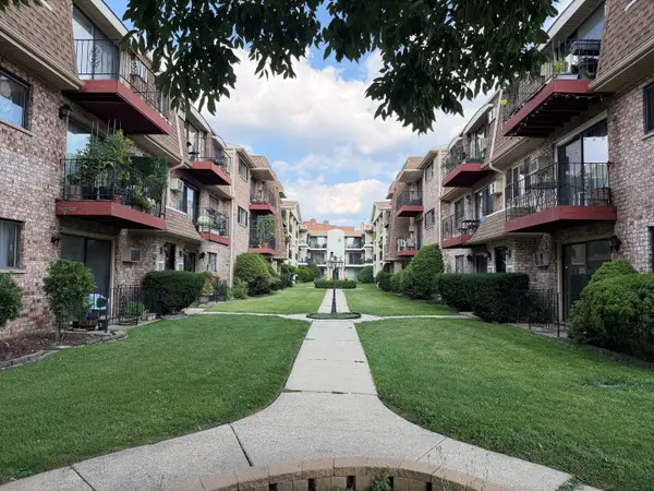 5303 N Delphia Avenue #304, Chicago, IL 60656