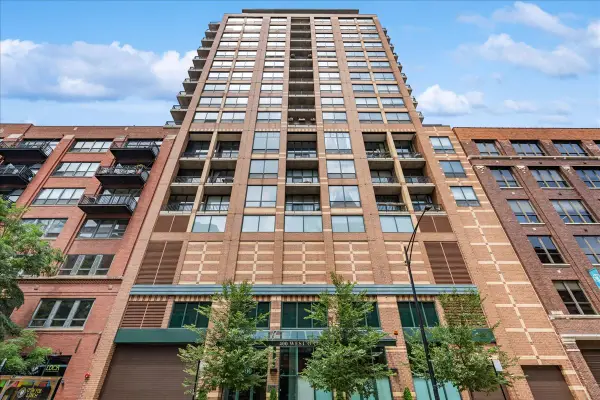 400 W Ontario Street #1404, Chicago, IL 60654