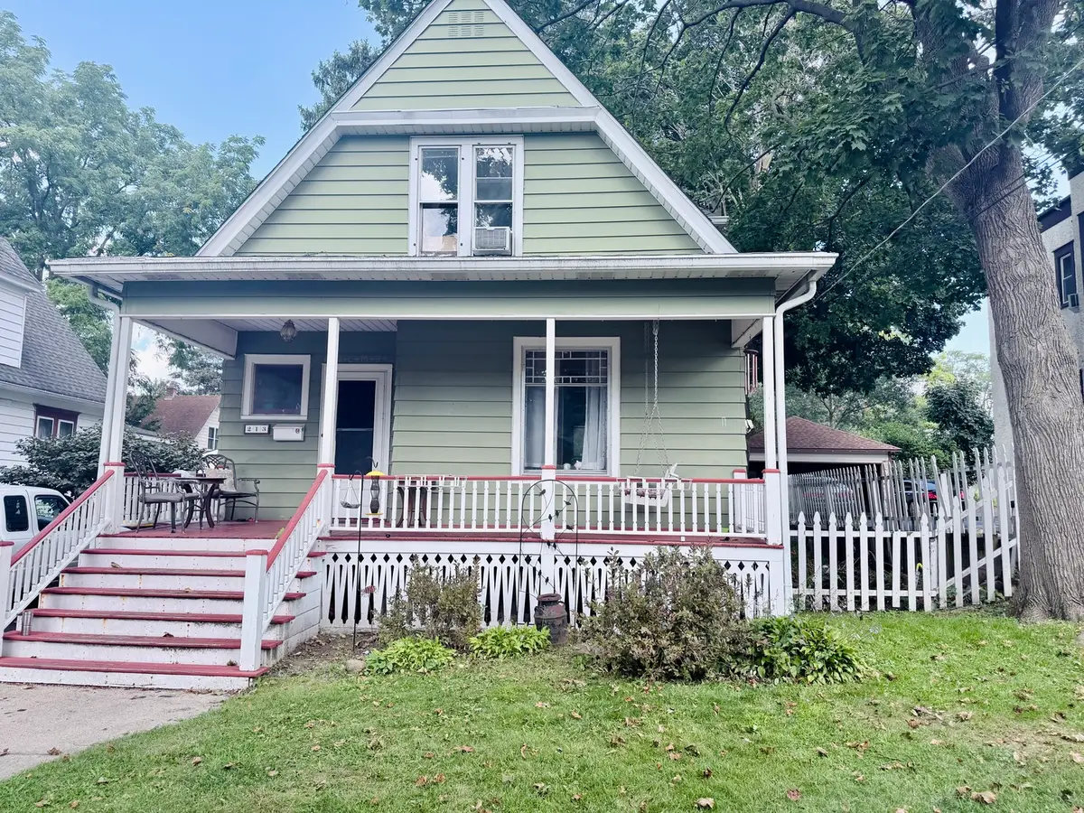 213 Grove Street, Woodstock, IL 60098 - #1