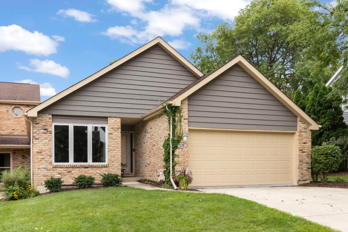 528 W Evergreen Street, Wheaton, IL 60187 - #1
