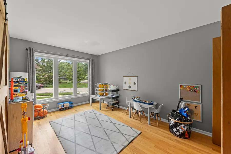 528 W Evergreen Street, Wheaton, IL 60187 - #3