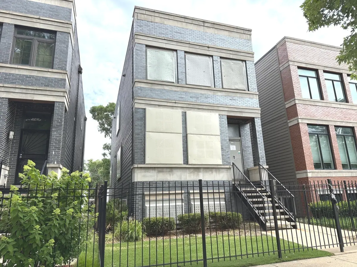 544 E 46th Place, Chicago, IL 60653 - #1