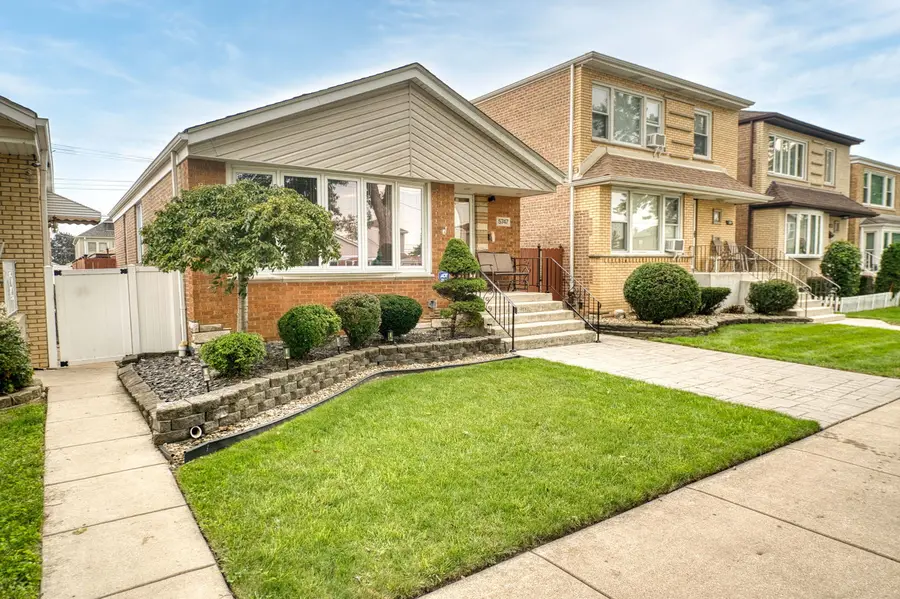 5747 S Meade Avenue, Chicago, IL 60638 - #2
