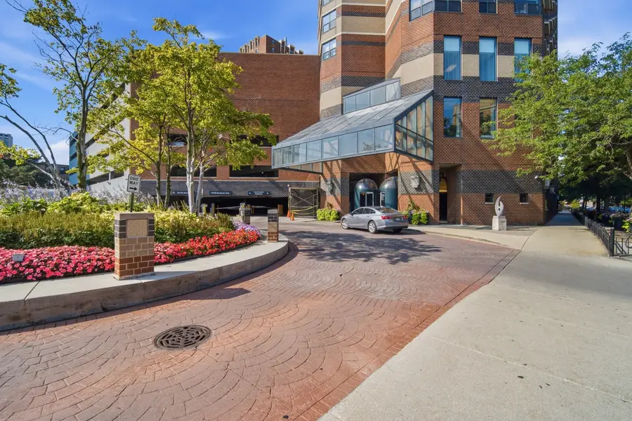 3660 N Lake Shore Drive #1506, Chicago, IL 60613 - #2
