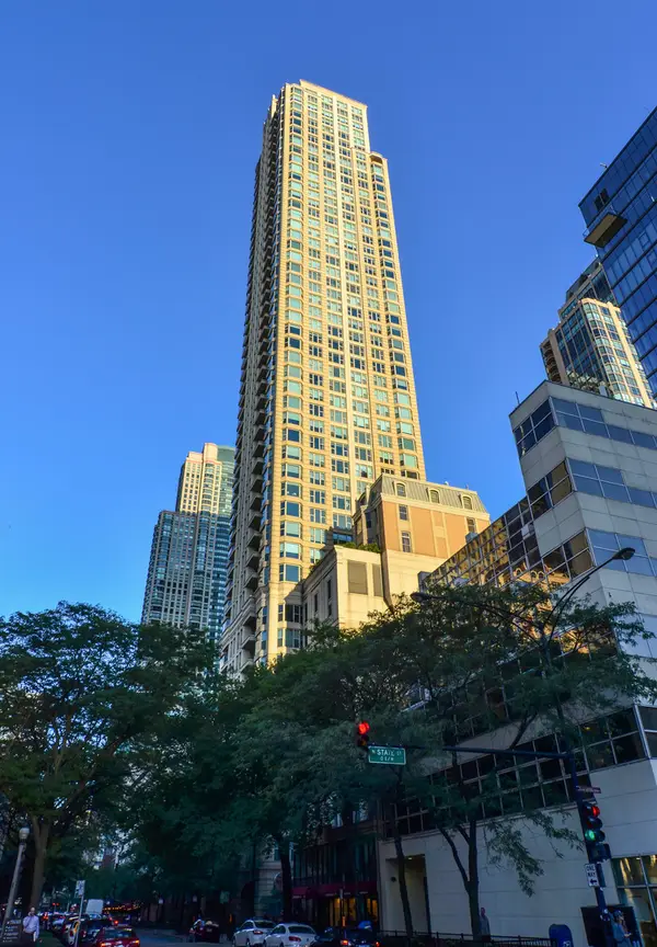 25 E Superior Street #3701, Chicago, IL 60611