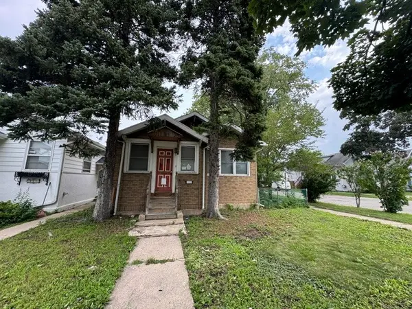 5500 W Warwick Avenue, Chicago, IL 60641
