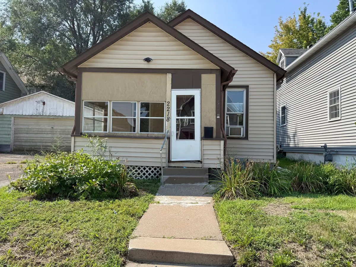 2218 6th Avenue, Rock Island, IL 61201 - #1