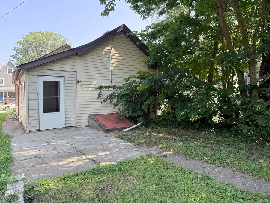 2218 6th Avenue, Rock Island, IL 61201 - #3