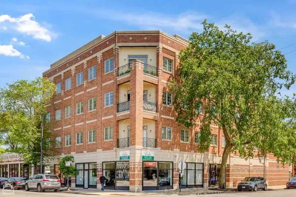 4705 S Champlain Avenue #202, Chicago, IL 60615