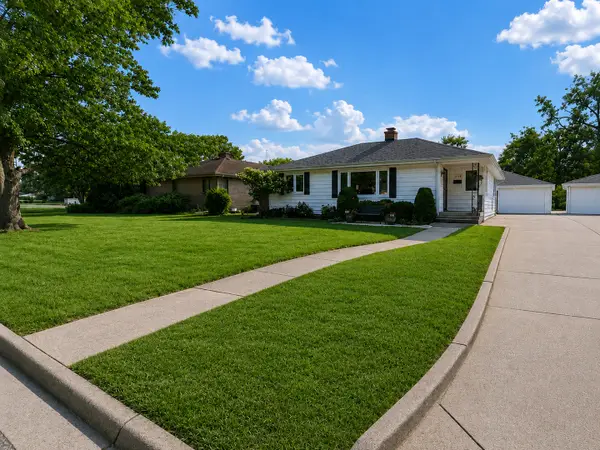 1235 Grandview Avenue, Lockport, IL 60441