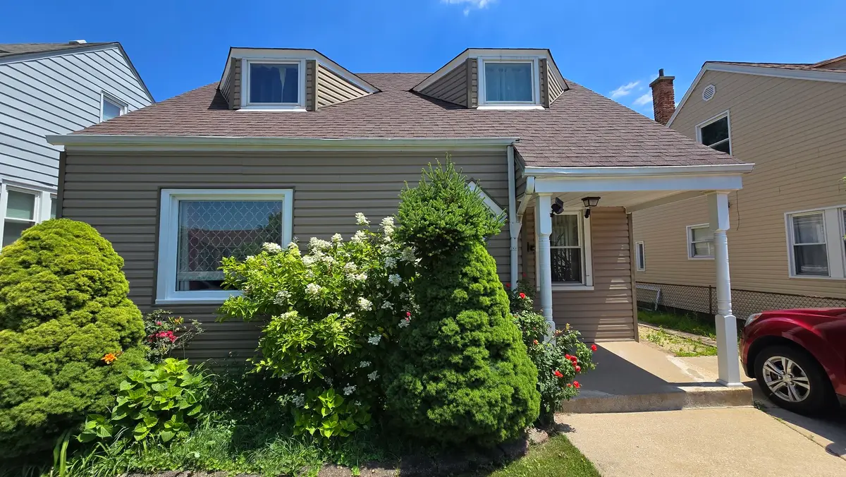 8751 S Sacramento Avenue, Evergreen Park, IL 60805 - #1