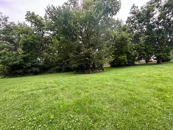 524 W Lincoln Avenue, Belvidere, IL 61008