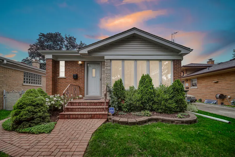 5526 Washington Street, Morton Grove, IL 60053 - #2