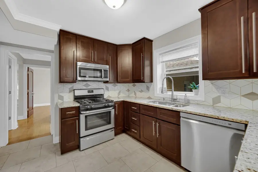 5526 Washington Street, Morton Grove, IL 60053 - #3