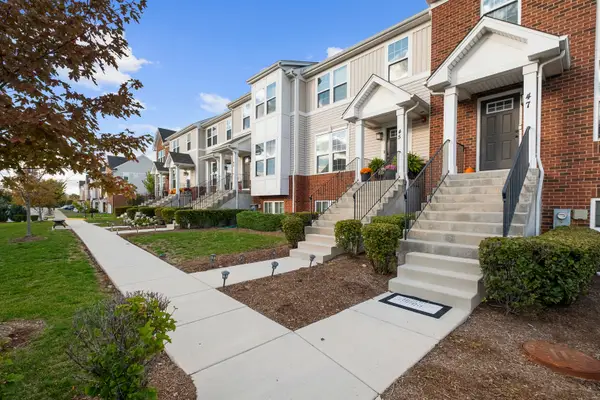 47 Nicholas Drive E, Des Plaines, IL 60016