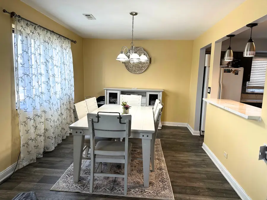 9355 Landings Lane #301, Des Plaines, IL 60016 - #3