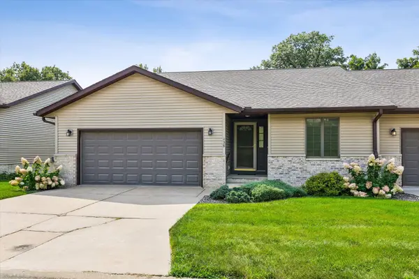 438 Apple Valley Lane #438, Clinton, IA 52732