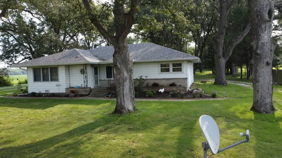 2214 N State Route 1, Watseka, IL 60970 - #3