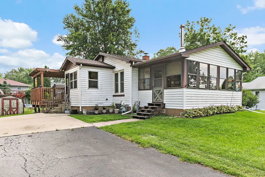 809 Washington Street, Woodstock, IL 60098 - #3