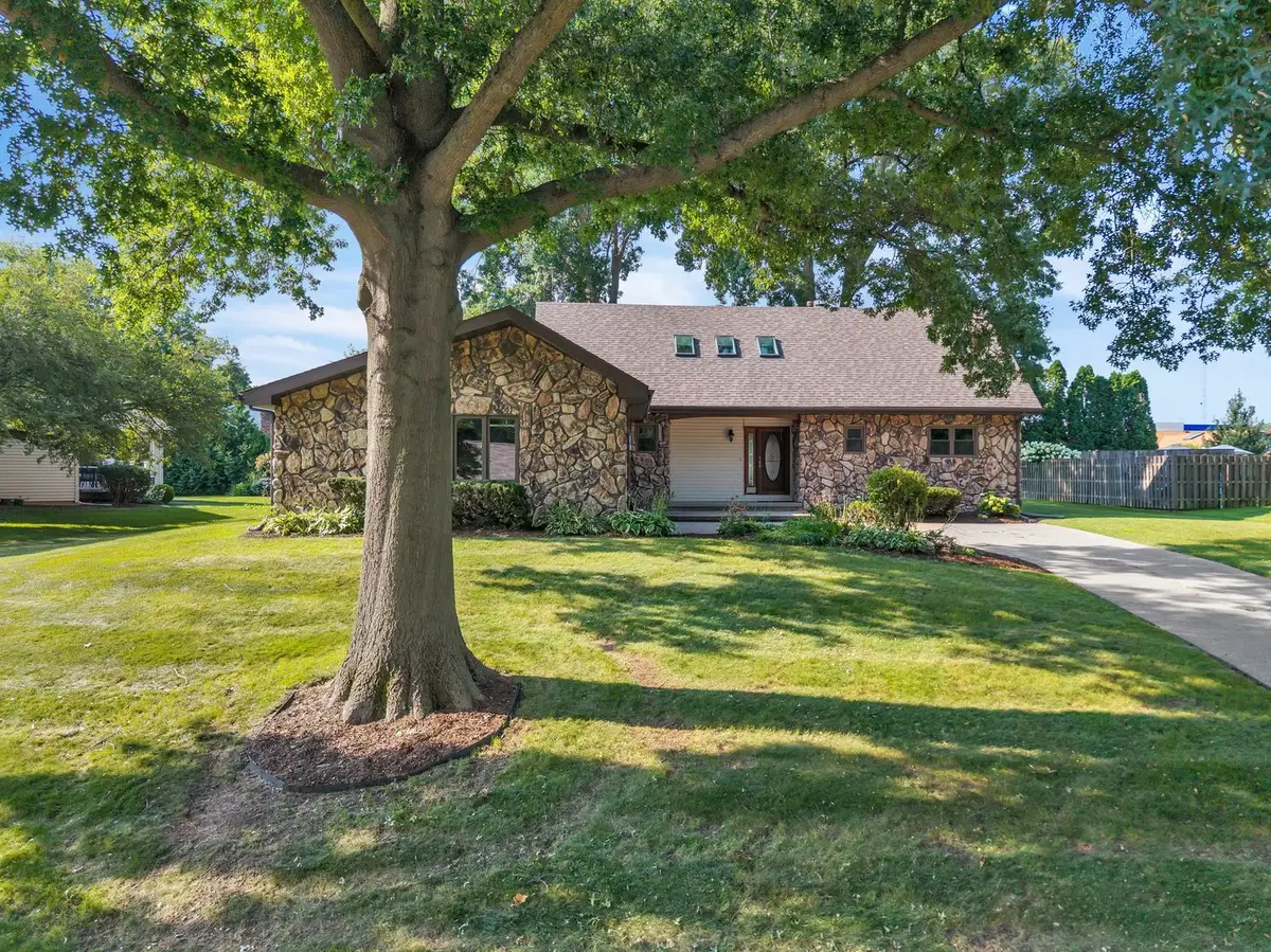 3130 Quail Ridge Road, Bettendorf, IA 52722 - #1