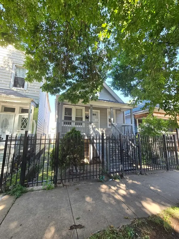 8622 S Escanaba Avenue, Chicago, IL 60617