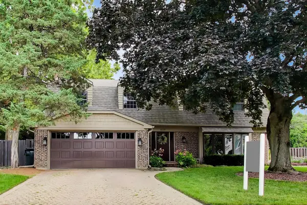 808 Dawes Street, Libertyville, IL 60048