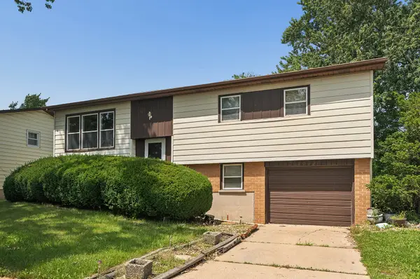 5912 Stuart Lane, Oak Forest, IL 60452