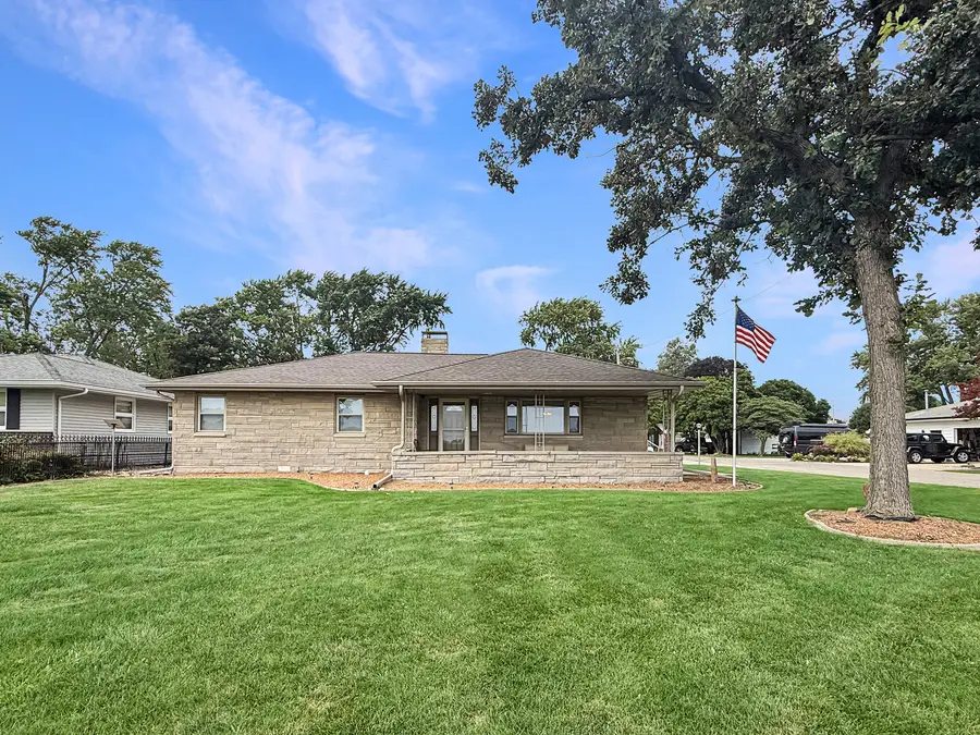 800 W Central Avenue, Thomasboro, IL 61878 - #2
