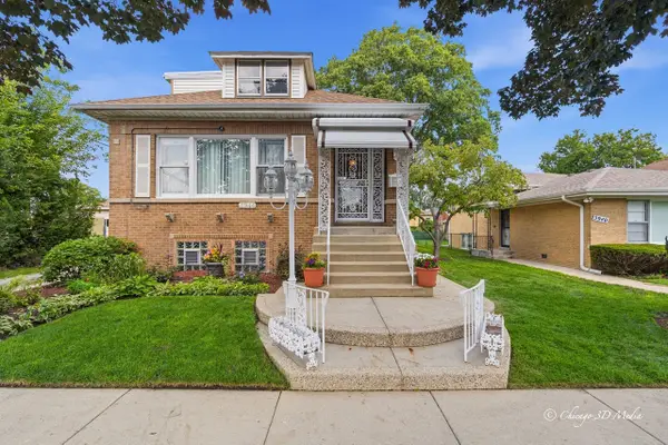 3944 W Greenleaf Avenue, Lincolnwood, IL 60712