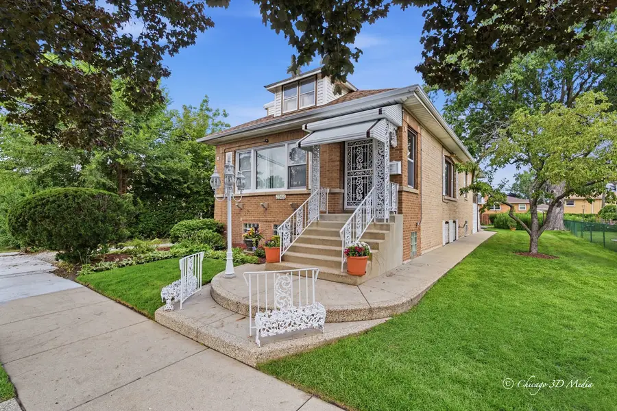 3944 W Greenleaf Avenue, Lincolnwood, IL 60712 - #2