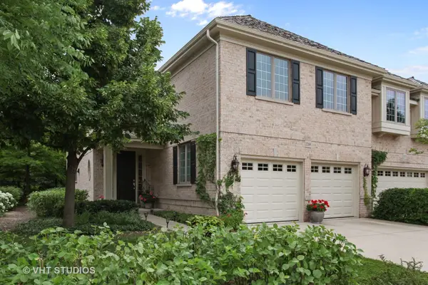 2269 Royal Ridge Drive, Northbrook, IL 60062
