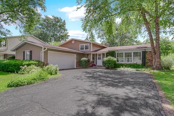 3010 N Kennicott Avenue, Arlington Heights, IL 60004