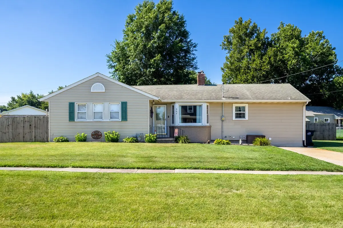 307 E Main Street, Atkinson, IL 61235 - #1