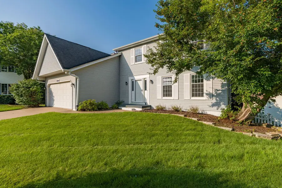 4824 Kynnelworth Drive, Bettendorf, IA 52722 - #2
