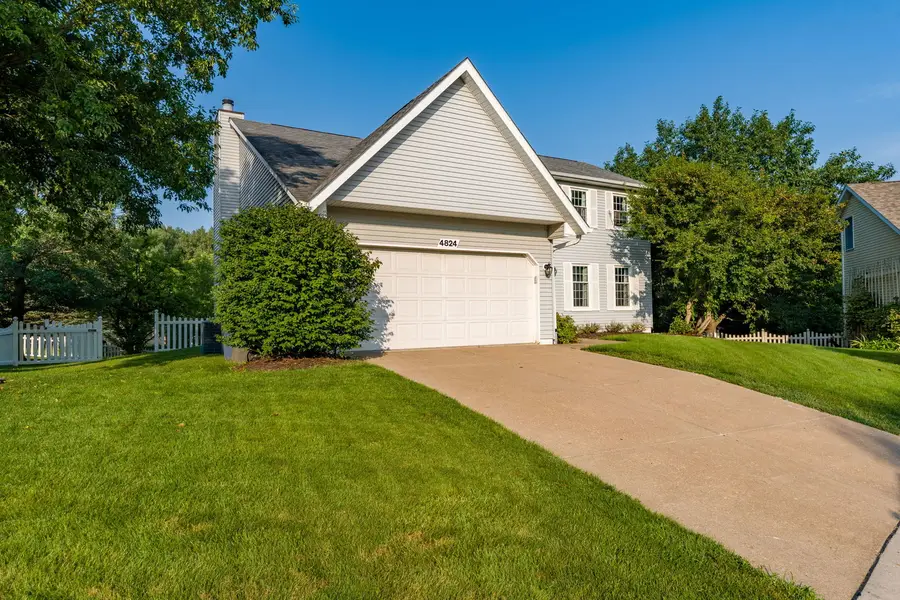 4824 Kynnelworth Drive, Bettendorf, IA 52722 - #3